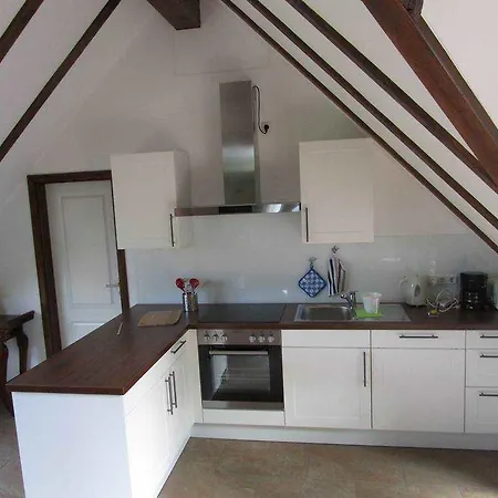 Im Gruenen - Neu Mit E-auto Ladesaeule