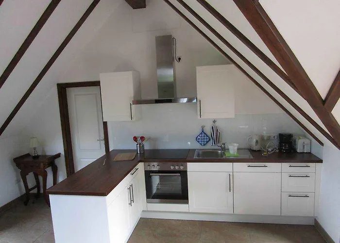 Im Gruenen - Neu Mit E-auto Ladesaeule